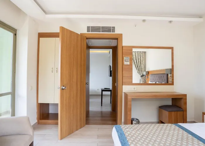 Incekum West Hotel 4*